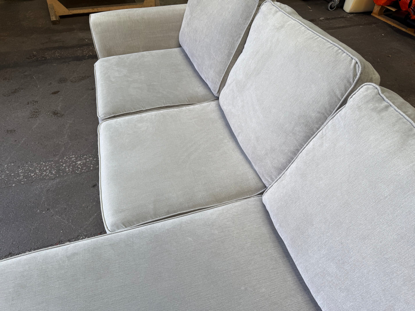 Light grey Right Hand L Shape sofa available!